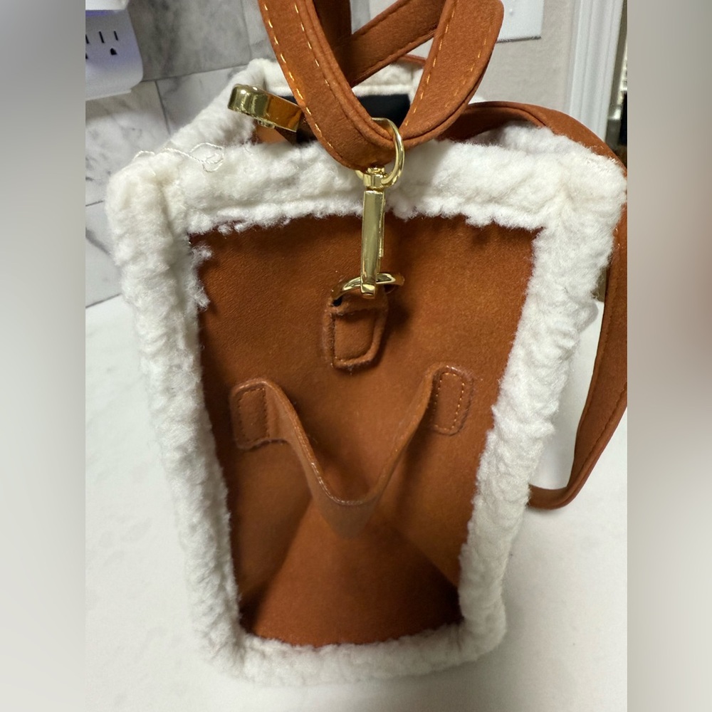 Marc Jacobs Tan Tote Bag with White Accents - Picture 5 of 7